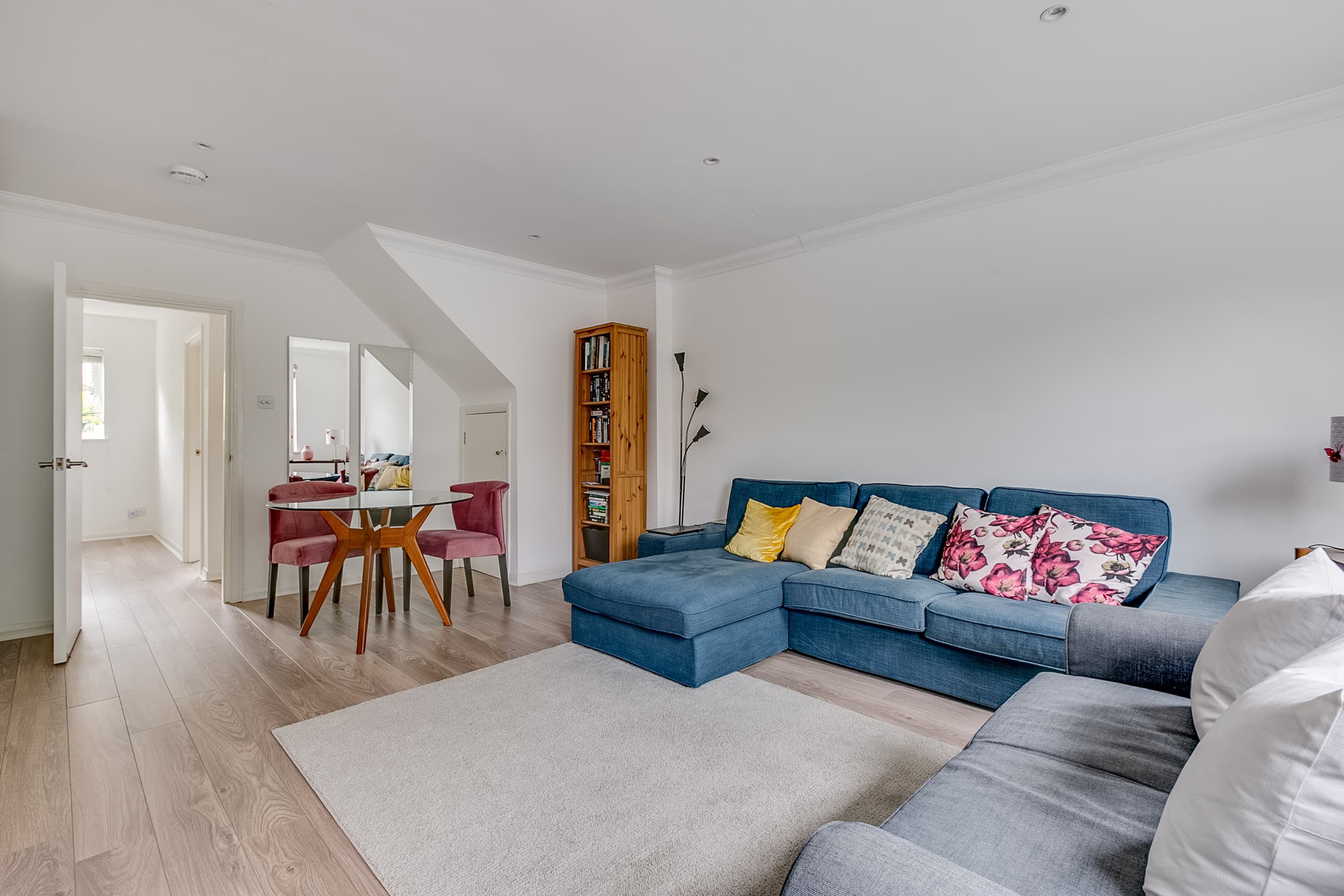 Empty room before virtual staging