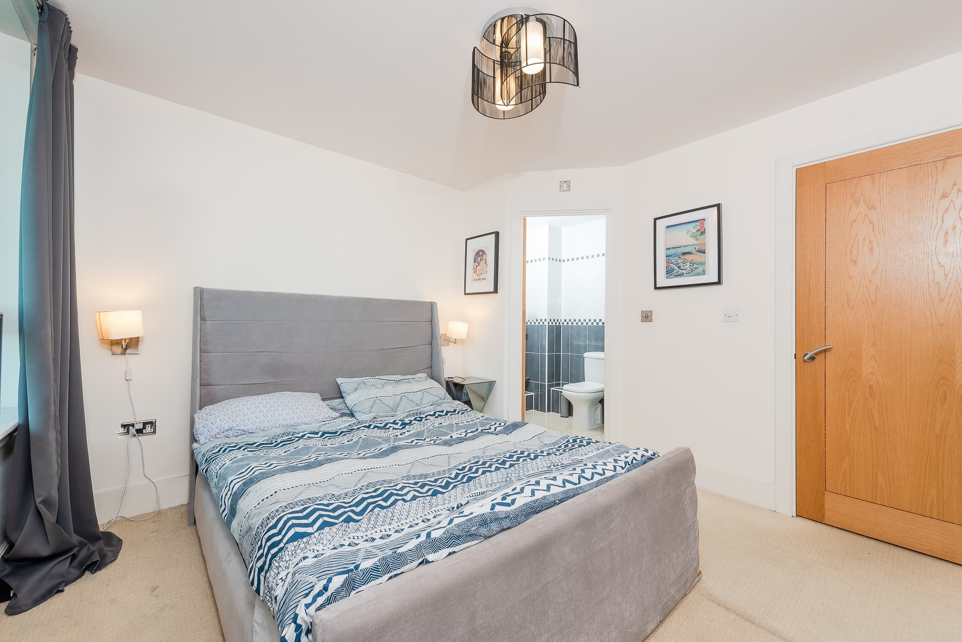 Empty room before virtual staging